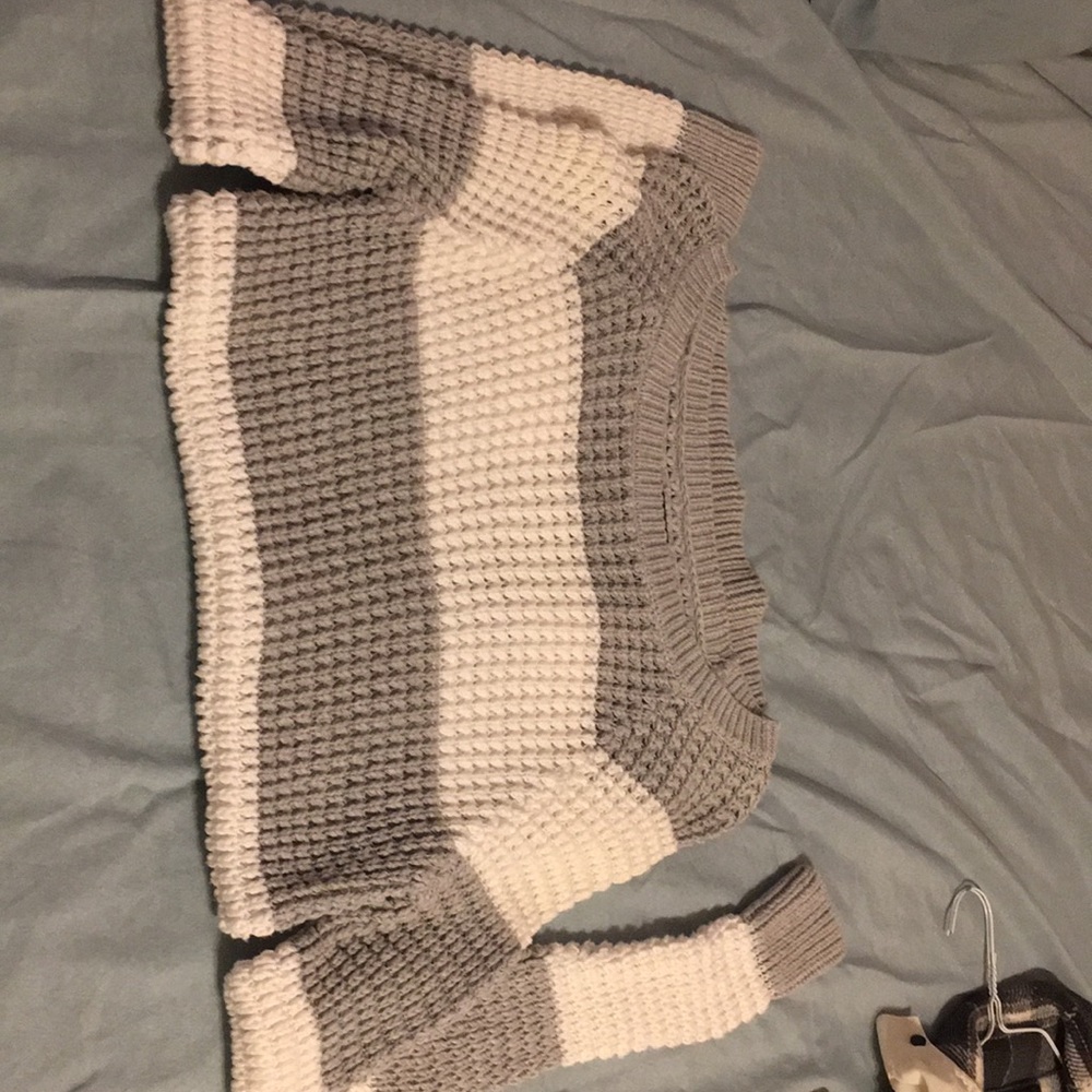 Gray and White Jegging Sweater